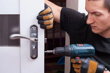 24 hours locksmith service available