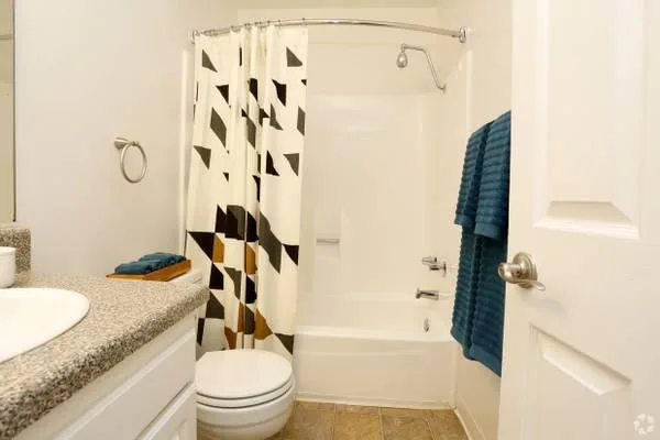 2br - 1100ft2 - Available Now 2 Bedroom 2 Bath W Vanity Area Har