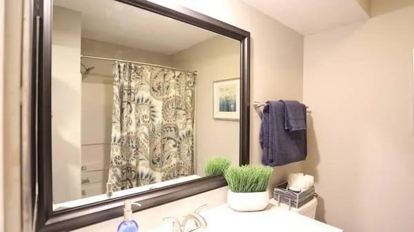 2br - Additional Storage WD Connections High Ceilings