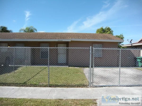 Clean Remodeled 21 Duplex House Near The Turnpike.