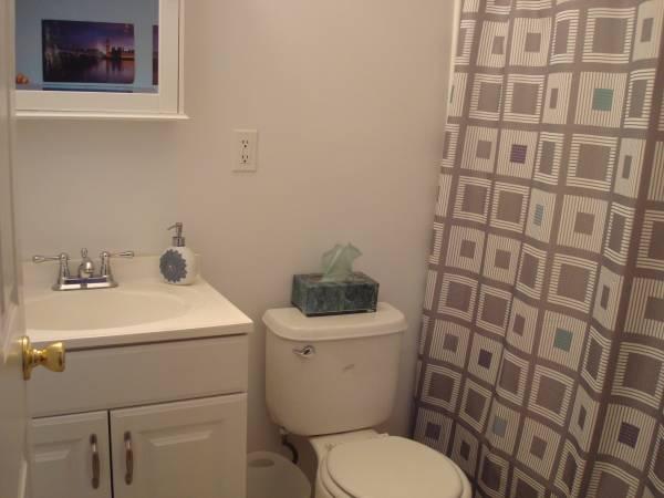 400ft2 - Downtown Stamford Studio - Heat HW and Parking Incl (St
