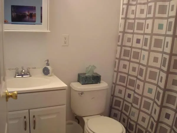 400ft2 - Downtown Stamford Studio - Heat HW and Parking Incl (St