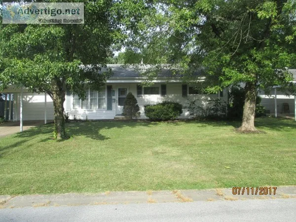 House for Rent 4 bedrms 1.75 baths fenced yard