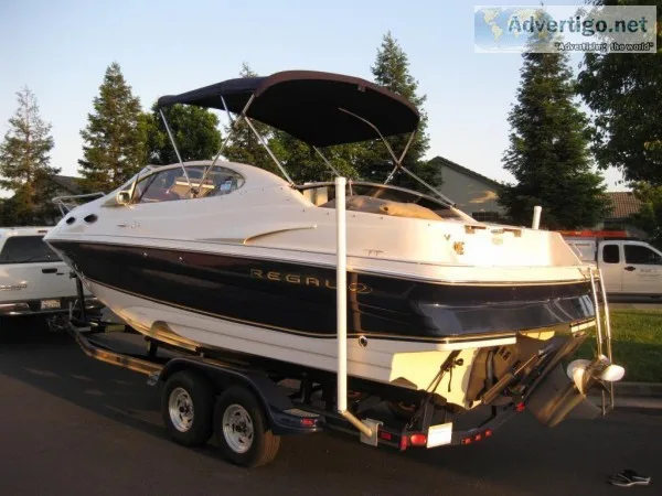 Like New 2001 Regal 2550 LSC