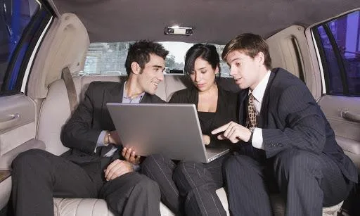 Do you want Luxury Hummer Limousine in Perth for AIRPORT TRANSFE