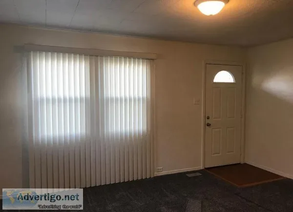 Nice cozy 2bedrooms 1bath home eat-in kitchen - new appliances -