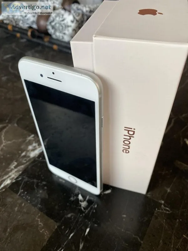 Iphone 8 with ALL Accessories-