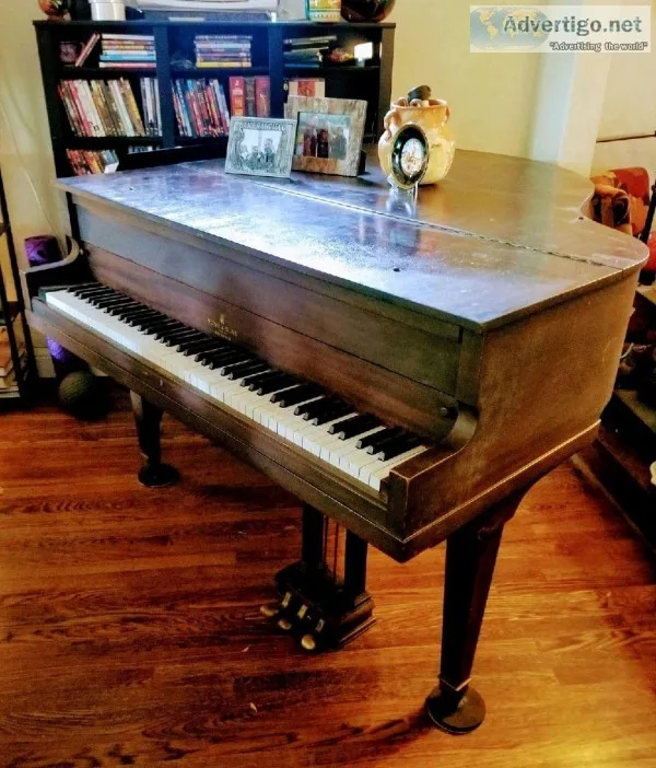 BEAUTIFUL VOSE and SONS BABY GRAND EXCELLENT COND