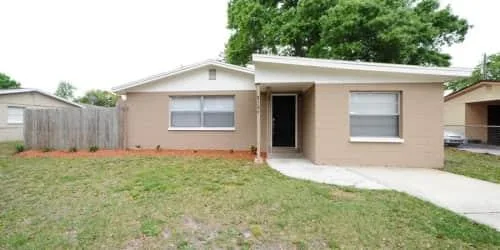 Welcome to 8506 Pinewood St Tampa FL 33615