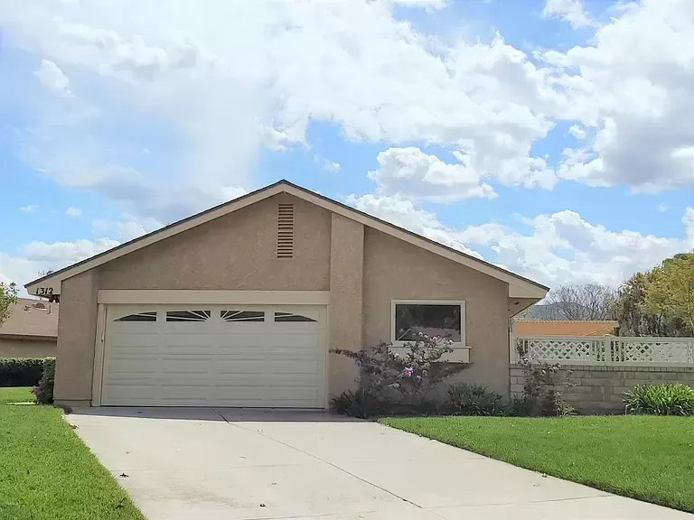 3 beds 2 baths single family home for rent in Camarillo CA 93012