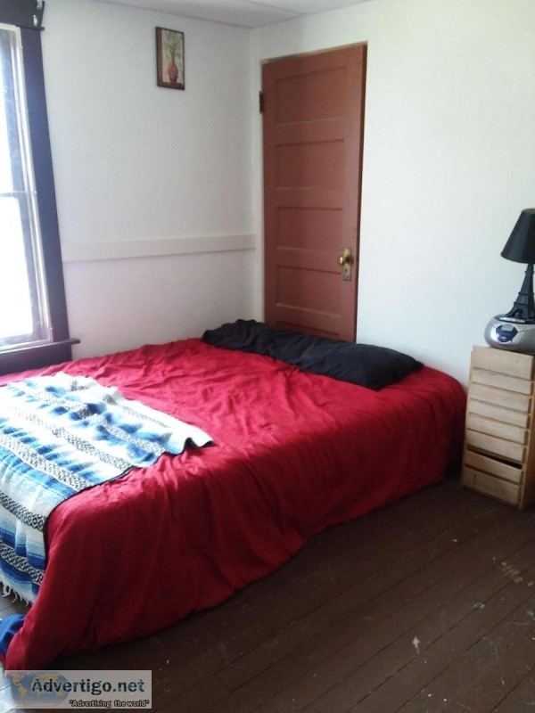 Furnished regular sized room for rent