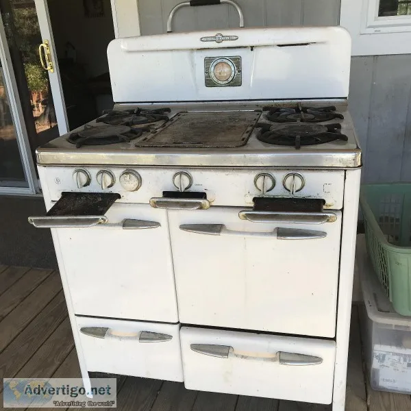 O Keefe and Merritt Oven