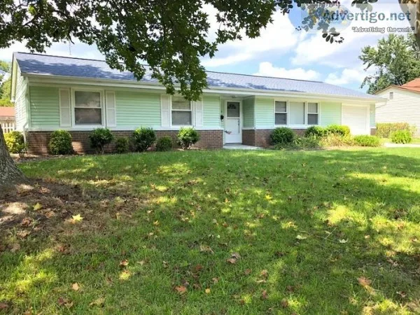 GORGEOUS 3 BEDROOM SINGLE FAMILY HOME WITH GARAGE