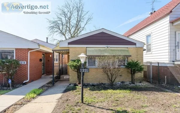 Beautiful Large 3Bedrooms 1.5bath home with new appliances in ki