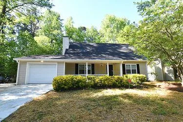 Welcome to 1351 Fairridge Cir Marietta GA