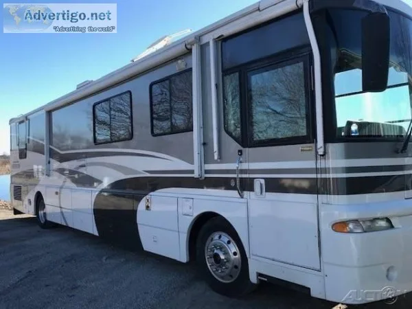 2000 Winnebago Ultimate Freedom 40JD