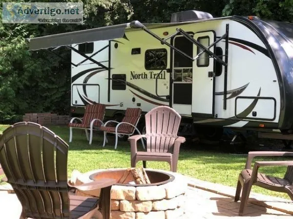 2015 NORTH TRAIL TRAVEL TRAILER