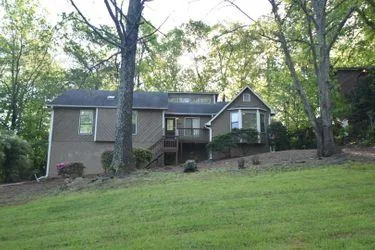 Welcome to 4042 Maxanne Dr NW Kennesaw GA 30144
