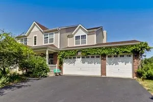 House for sale. 5 bedrooms. 3.1 bathrooms Wauconda.