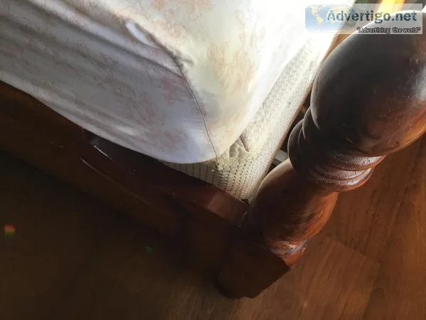 Gorgeous Solid wood bed frames and mattress holder with box matt