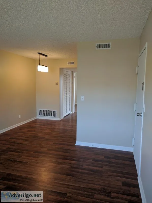 Remodeled Top-Level 1-bed 1-bath in Great Location for Rent