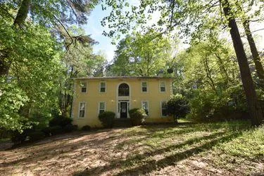Welcome to 285 Creekview Trl Fayetteville GA 30214
