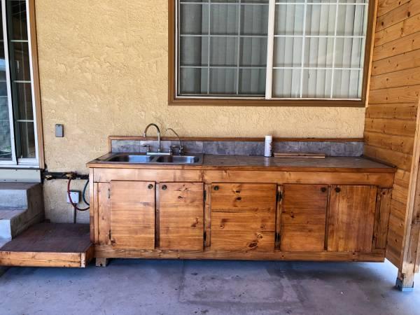 1200  3br - 3 bedroom-- 2 bath House for rent