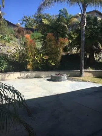 1200  3BR - HOUSE FOR RENT