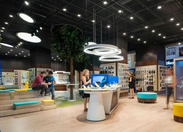 A New Flagship Store Experience - Customer Journey Store Design 