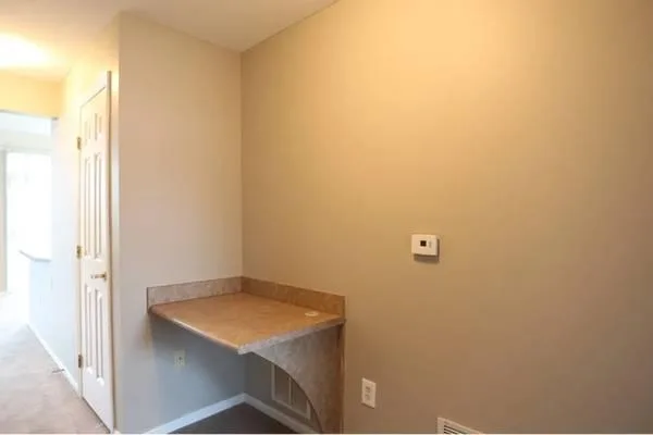  2br - 1024ft2 - Private Patio or Balcony Walk-In Closets Laundr
