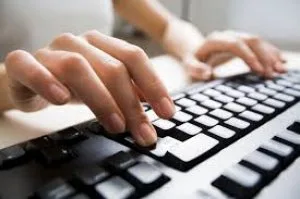 Online job opening with minimum qualification