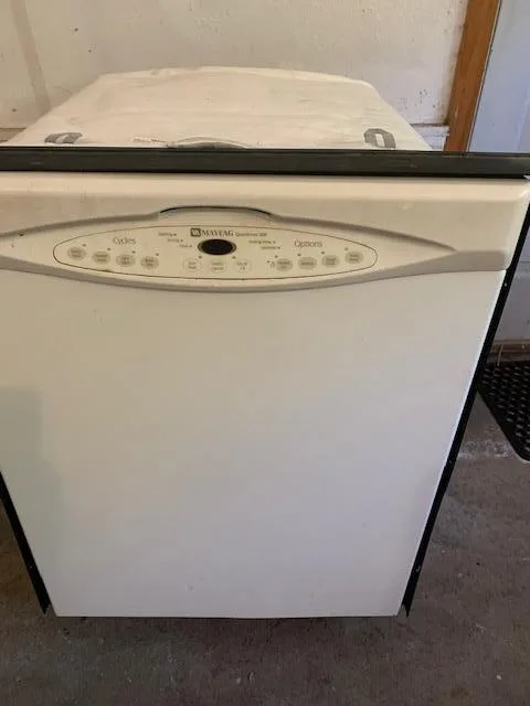 Maytag QuietSeries 200 Dishwasher