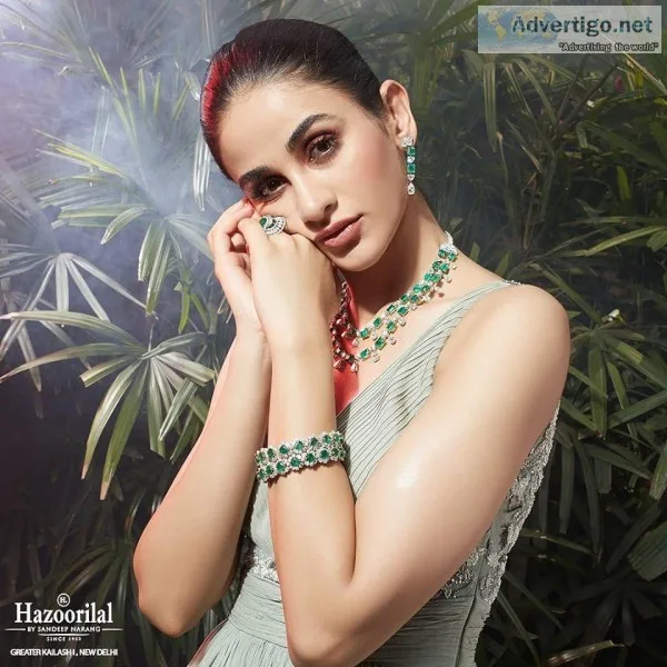 Buy the very best quality gold jewellery in Delhi