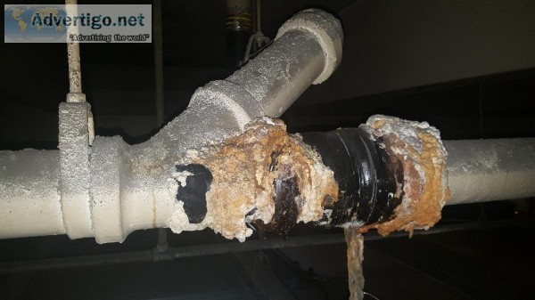 Contact professional plumber for commercial plumbing repair serv