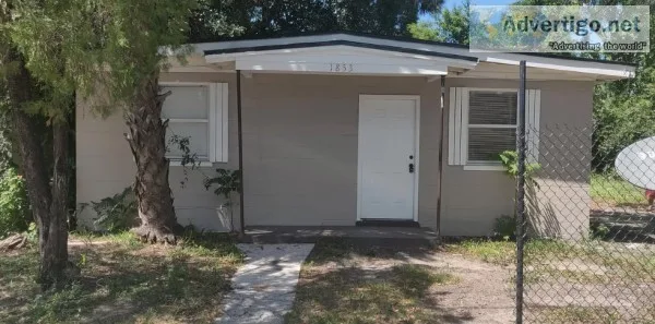 Newly remodeled 4bd 1ba Spacious available now.