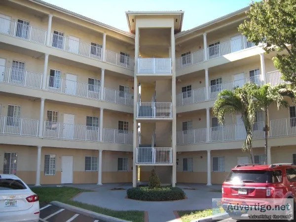 Mint Condition 32 Condo In Miami Lakes.