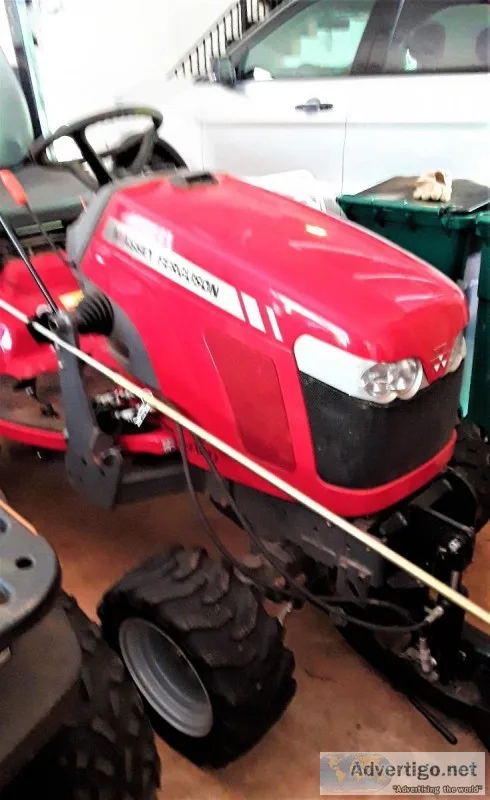 2013 Massey Ferguson 4x4 Tractor