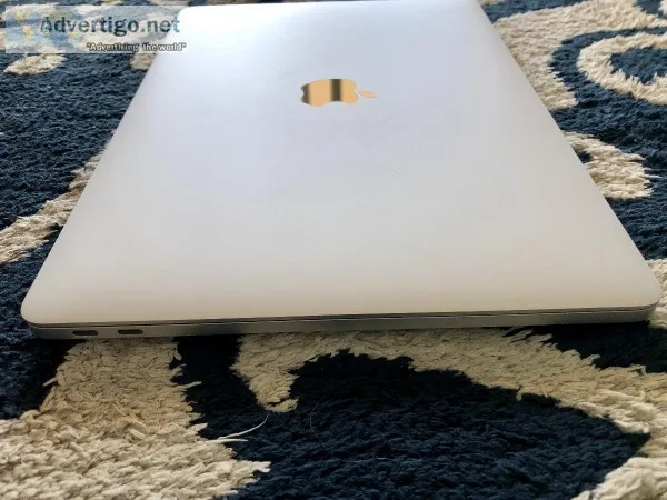 Macbook Pro 13.3 inch silver model A1708