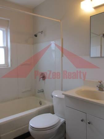 2br - 950ft2 - Spacious 2 Bedroom Aprt - Pay Electric Only Apply