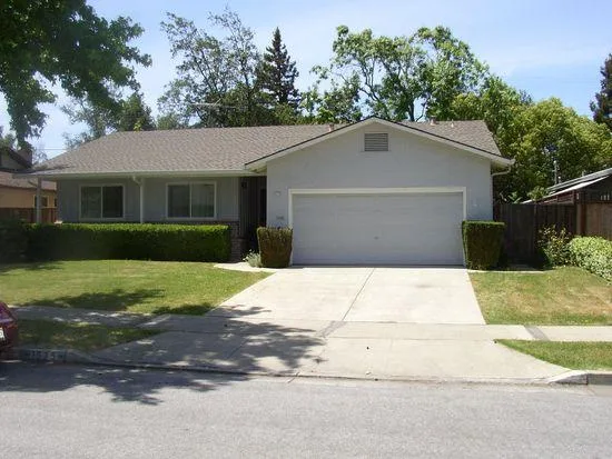 3 beds 2 baths for single family for rent in Sunnyvale CA 94087