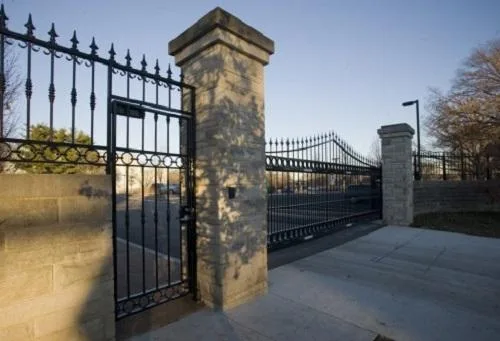 Gates And Fences Installation Contractor in Los Angeles