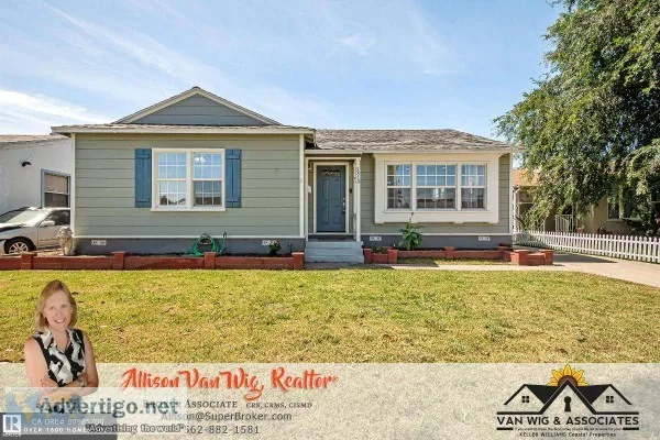 JUST LISTED Move-in Ready Charming Lakewood Mutuals Home
