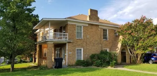 3br - 1550ft2 - Spacious 3 Bedroom 1 Bath Apartment - 16th (2600
