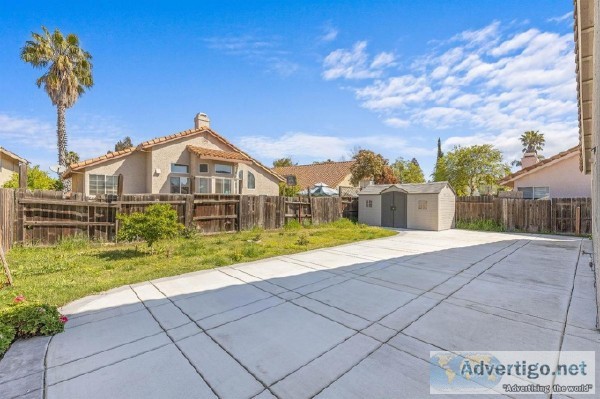 SPACIOUS MOVE IN READY 4BD HOUSE FOR RENT