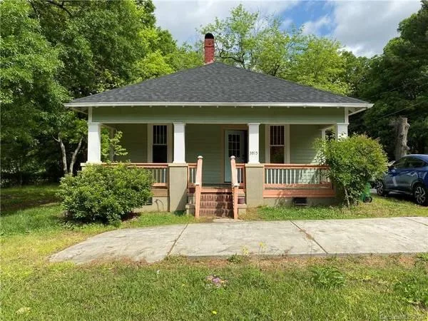 650  2br - 840ft2 - Cozy Ranch Home