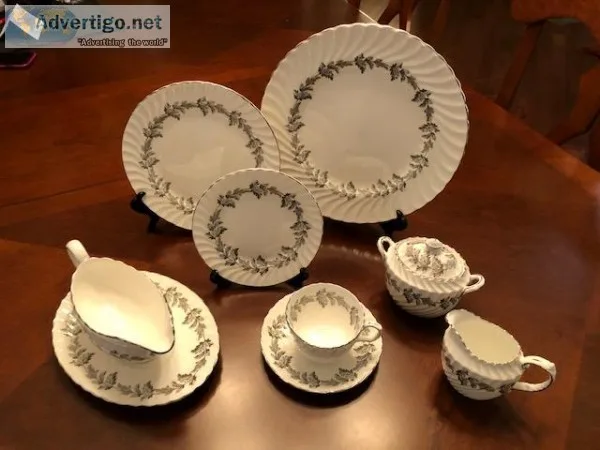 Aynsley English Bone China - Oak Leaf Pattern