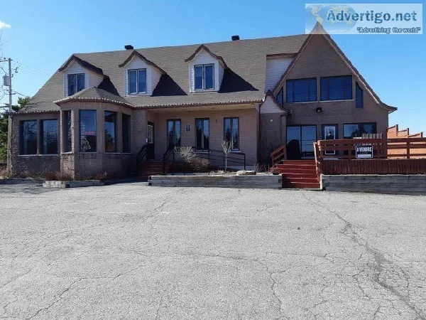 Turnkey restaurant with building loft and 4 bedrooms for sale St