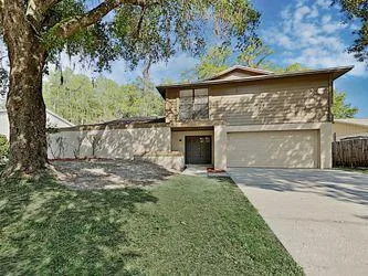 Welcome to 15707 Gardenside Ln Tampa FL 33624