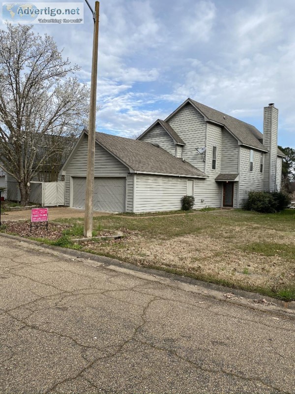 3 BR Brandon with Beautiful Water Views - EZ Financing Available