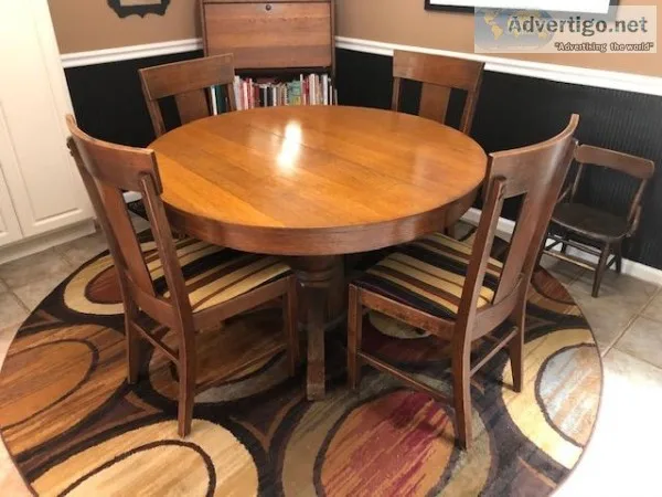 Antique Pedestal Oak Table w 4 Chairs